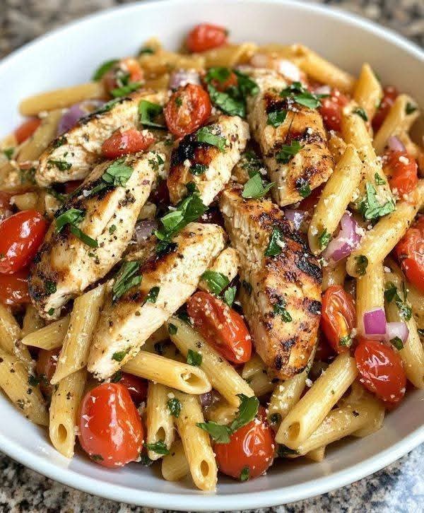 سالاد مرغ کبابی و پنه با گوجه فرنگی و ریحان